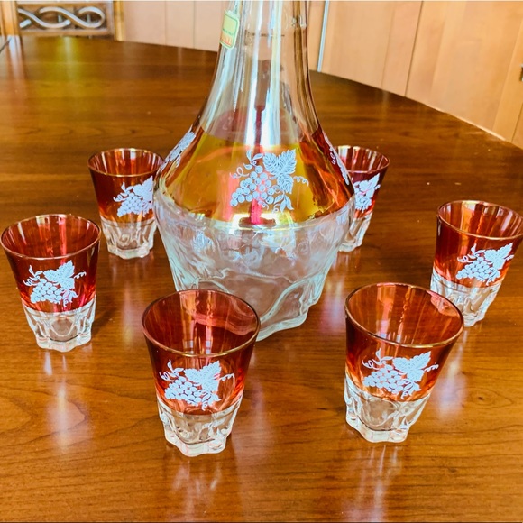 Set of 6 Ruby Red & clear glass cut decanter and 6 cordials white grapes pattern - Picture 2 of 10